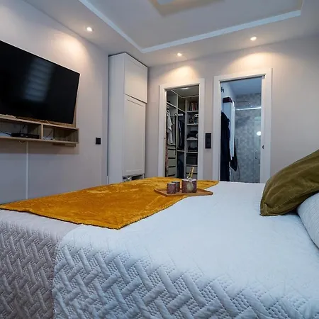 Private With Pool Vila *